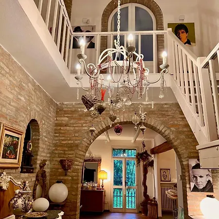 فندق مبيت وإفطار A Casa Di Maica فيرّارا