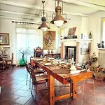 فندق مبيت وإفطار A Casa Di Maica