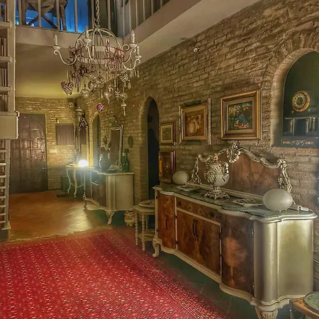 فندق مبيت وإفطار A Casa Di Maica 4*